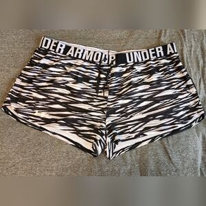 Womens - Under Armour Black and White Athletic Shorts Size XL